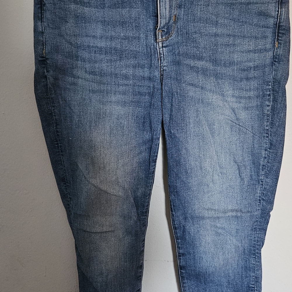 Classic Blue Women's Jeans - Versatile Everyday Denim